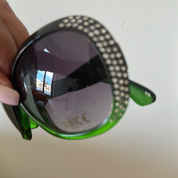 NWT Italian Sunglasses. - Picture 8 of 15